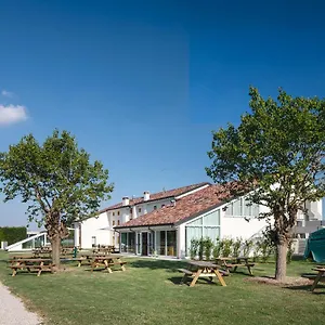 Nomad Hostal